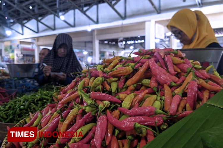 Harga cabai rawit di Pasar Minulyo Pacitan mencapai Rp80 ribu per kilogram. (FOTO: Yusuf Arifai/ TIMES Indonesia) 