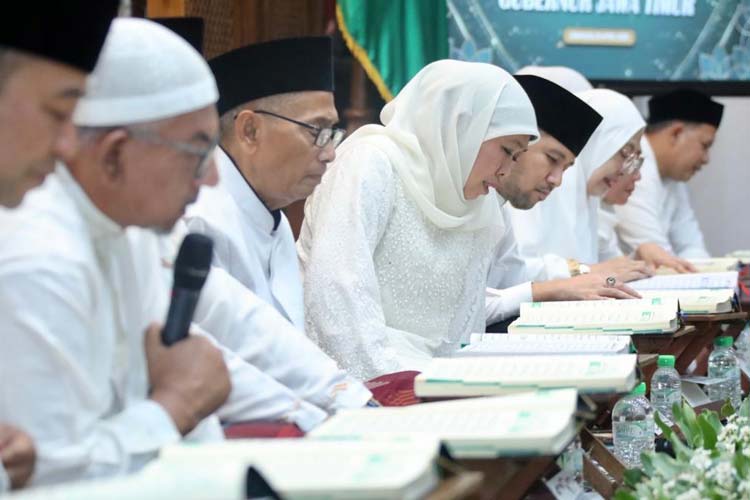 Khatam 44 Kali, Gubernur Jatim Khofifah Gelar Khotmil Qur'an Bersama Kepala OPD
