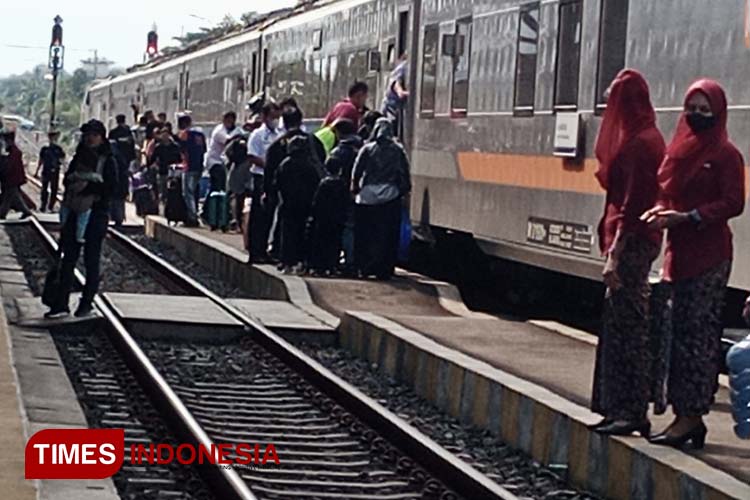 Kedatangan Penumpang KA di Stasiun Tasikmalaya Melonjak, Ini pesan Kepala Stasiun 