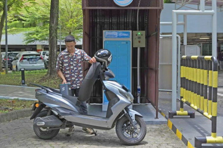 Smoot Motor Listrik Pintar Tanpa Cas Beri Subsidi Tarif Perjalanan Satu Tahun!