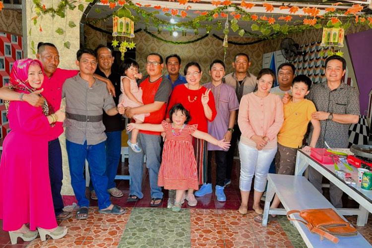 Para pimpinan perusahaan saat acara halal bihalal di Family Kitchen Suki (foto: Dokumen/Udin)