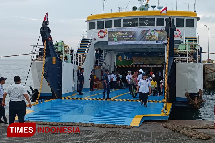 Pemudik Di Pelabuhan Jangkar Situbondo Tembus 9 Ribu Orang Arus Balik