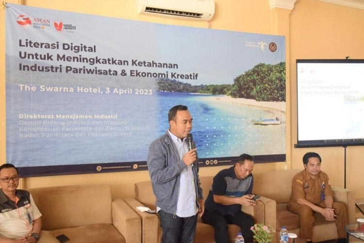 Dorong Roda Ekonomi Desa, Anggota DPR RI Ali Zamroni Gelar Bimtek Ekonomi Kreatif