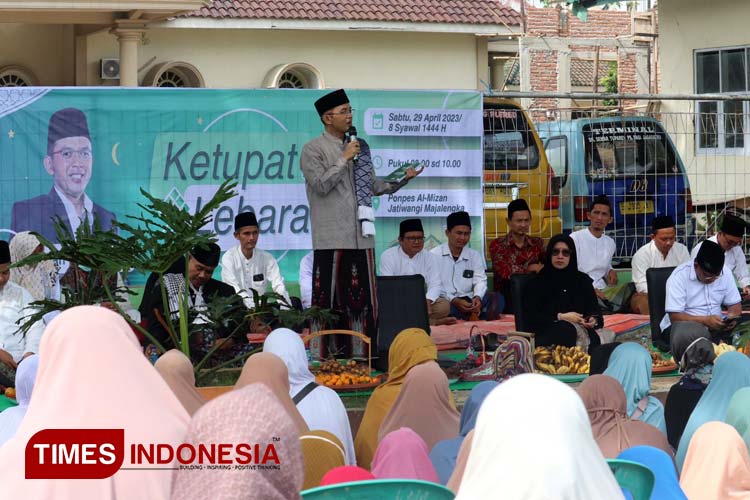 Ponpes Al Mizan Majalengka Gelar Tradisi Ketupat Lebaran