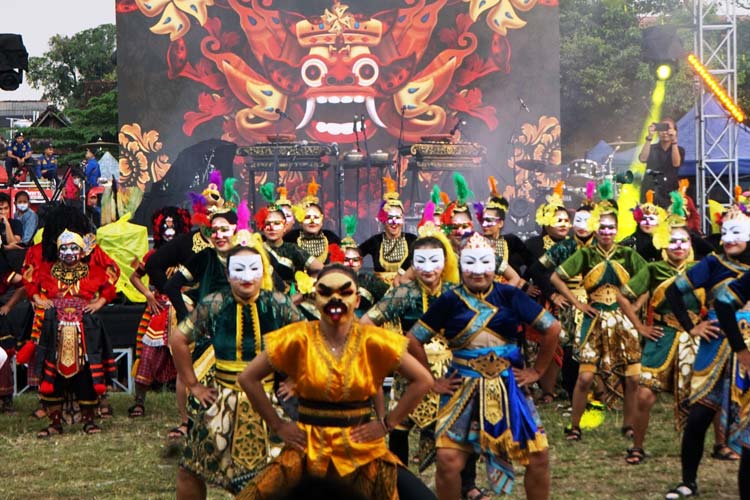 Tari Topeng Meriahkan Festival Jeron Beteng Kraton Yogyakarta
