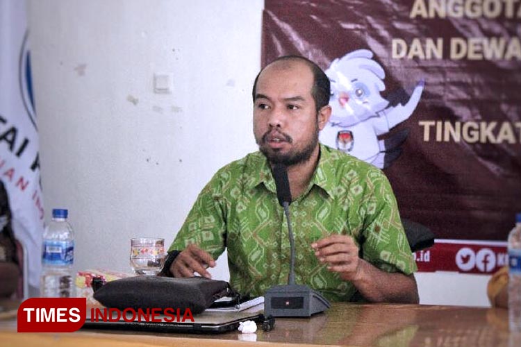 Ketua Divisi Tekhnis Penyelenggaraan KPUD Kabupaten Sumba Tengah NTT Fredy Umbu Bewa Guty. (FOTO:Habibudin/TIMES Indonesia)