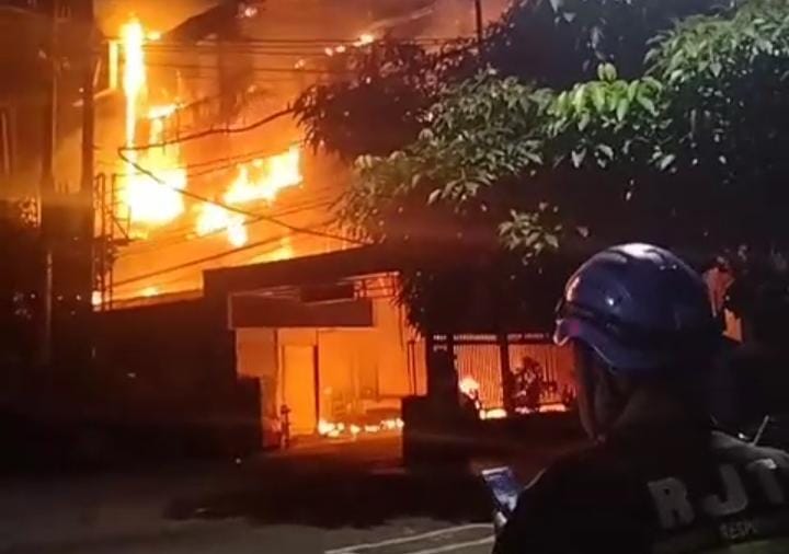 Relawan STJ Malang berada di lokasi kejadian. (Foto: Relawan STJ Malang)