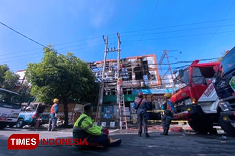 Suasana area gedung Mal Gadget Malang Plaza pasca kebakaran. (FOTO: Rizky Kurniawan Pratama/TIMES Indonesia)