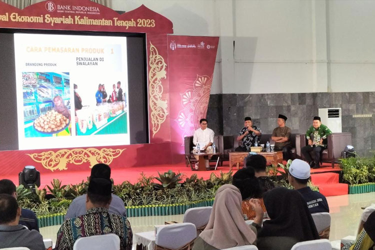 Forum seminar ekonomi syariah di Palangka Raya Kalimantan Tengah. (Foto: Kemenag Kalteng)