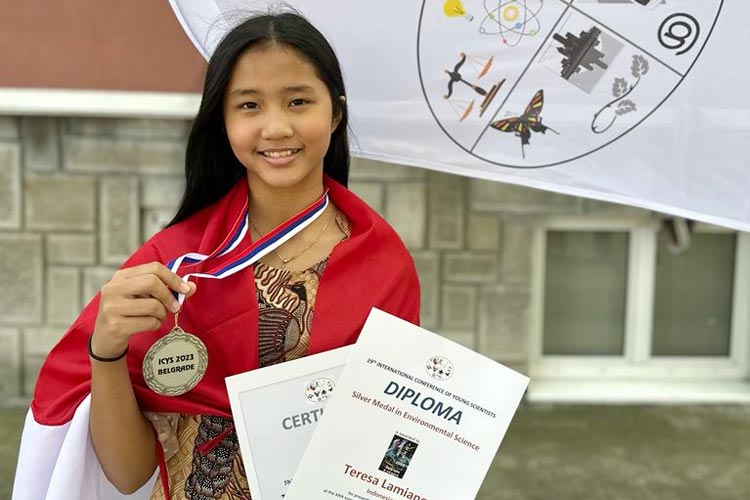 Teresa Azarel Gayatri Lamiang, siswi SMP Montessori Jogjakarta yang berhasil meraih medali perak pada ajang ICYS 2023 di Belgrade, Serbia. (Foto: Dok Pribadi)