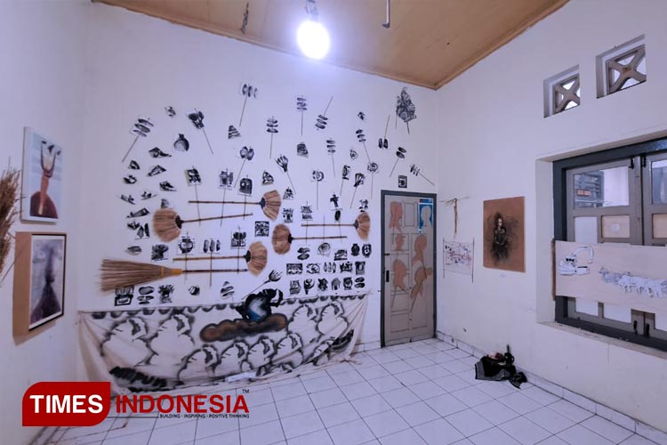 Karya gambar dari komunitas dalam acara Pameran Jogja Menggambar. (FOTO: Hendro S.B/TIMES Indonesia)