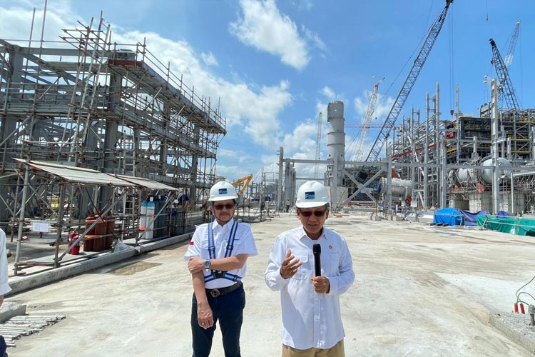 Menteri ESDM Arifin Tasrif saat mengunjungi Smelter Freeport Indonesia di Kabupaten Gresik (Foto: PT Freeport Indonesia for TIMES Indonesia).