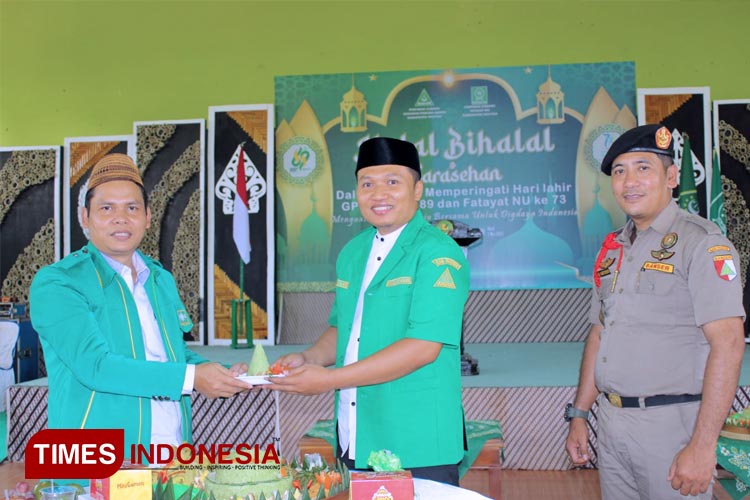 Perayaan Harlah ke-89 GP Ansor oleh PC GP Ansor Kabupaten Pacitan yang ditandai dengan potong tumpeng. (FOTO: Yusuf Arifai/TIMES Indonesia) 