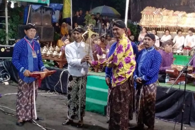 Peringati HUT ke&#45;9, PWKS Gelar Pentas Wayang Kulit