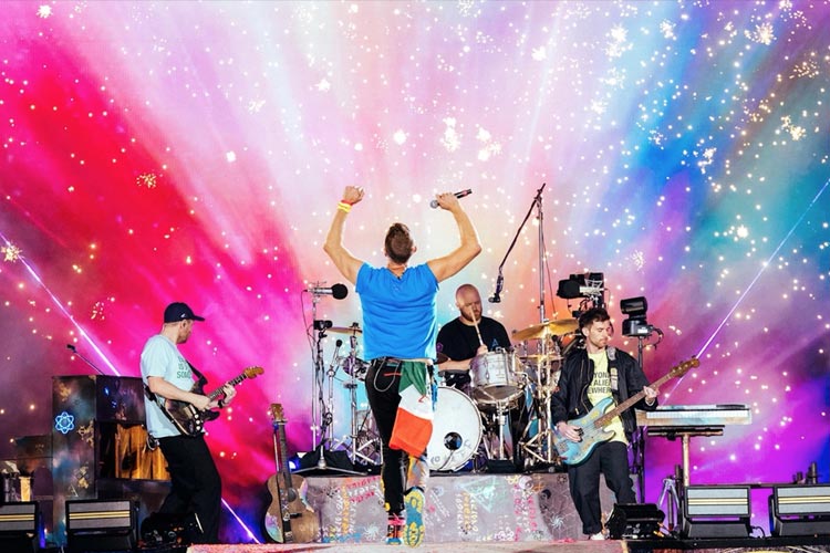 Resmi! Coldplay bakal manggung di Indonesia untuk pertama kalinya. (Foto: NME)