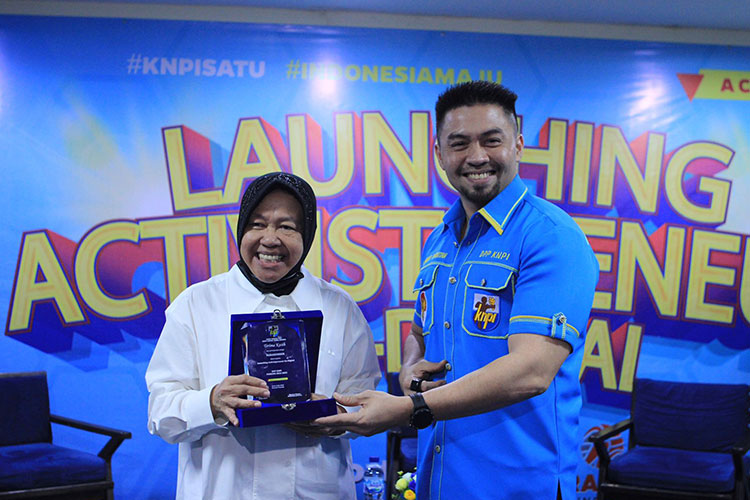 Ketua Umum DPP KNPI, M. Ryano Panjaitan bersama Mensos RI. (FOTO: dokumen/Edi Junaidi Ds)