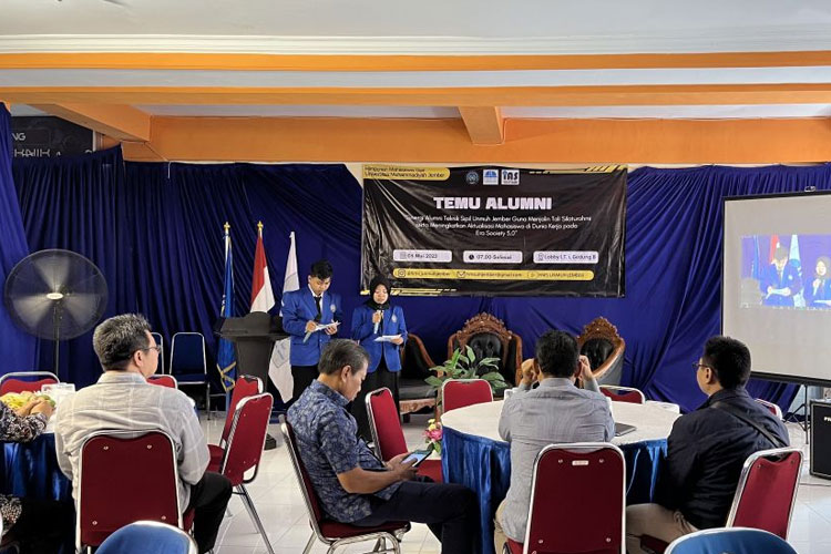 Perkuat Hubungan Alumni dan Mahasiswa, Fakultas Teknik Unmuh Jember Gelar Temu Alumni