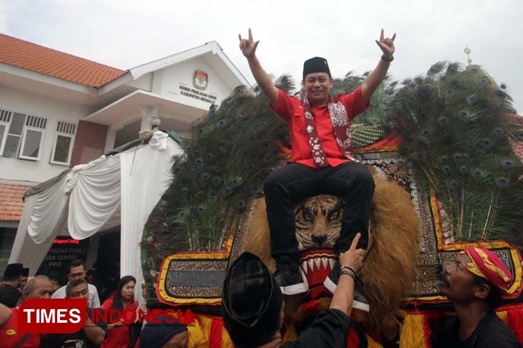 Daftar Pertama ke KPU Sidoarjo, PDI Perjuangan Sidoarjo Siap Antar Ganjar Presiden