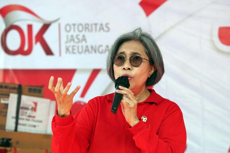 Bersama OJK Indah Kurnia Ingatkan Warga Surabaya Waspadai Investasi Bodong dan Pinjaman Online