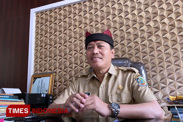 Plt Kepala Dinas Kesehatan Banyuwangi, Amir Hidayat di Kantor Dinkes Banyuwangi. (FOTO: Anggara Cahya /TIMES Indonesia)