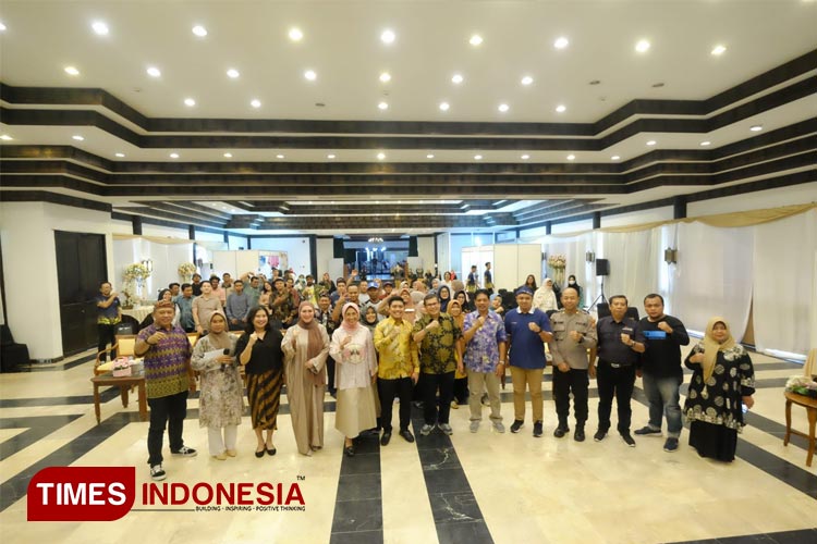 Berfoto bersama disela kegiatan Bisa Fest Kemenparekraf (Foto: Kusnadi/TIMES Indonesia)