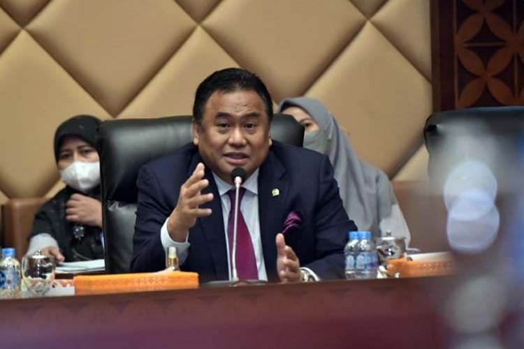 DPR RI Ingatkan Prioritas dan Mendesak, Subsidi Petani atau Mobil Listrik?