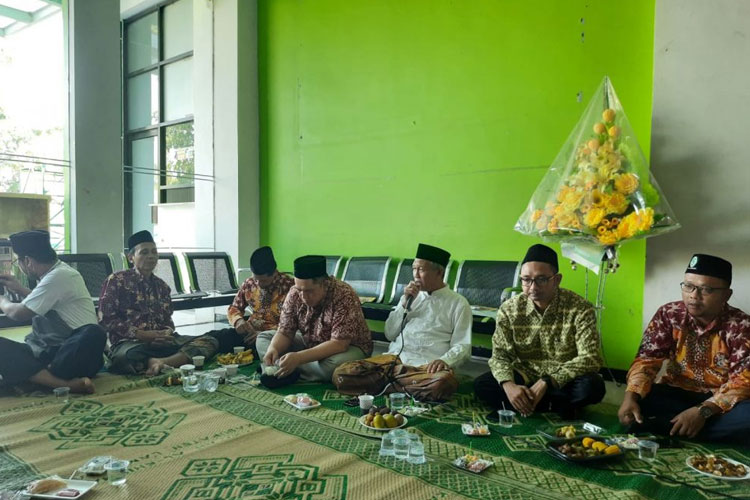 Demi Kesejahteraan Unisla, Ratusan Dosen dan Tendik Gelar Khotmul Qur’an
