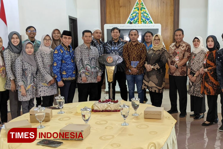 PWI Magetan bersama Pemkab Magetan dan Unmer Madiun di ruang jamuan Pendapa Surya Graha. (Foto: Aditya Candra/TIMES Indonesia)