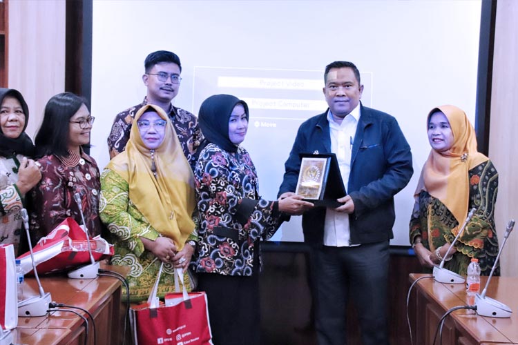 Indro Gutomo: Guru Menciptakan Agen Perubahan di Era Indonesia Emas 2045