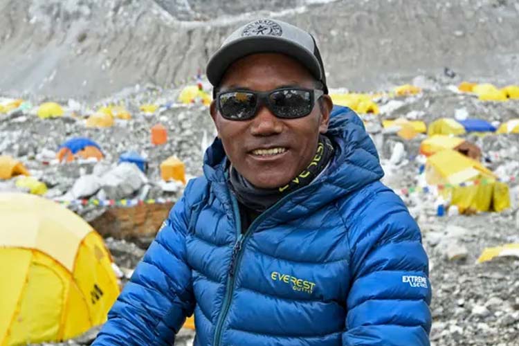 Usia 53 Tahun, Kami Rita Sherpa Mendaki Gunung Everest 27 Kali