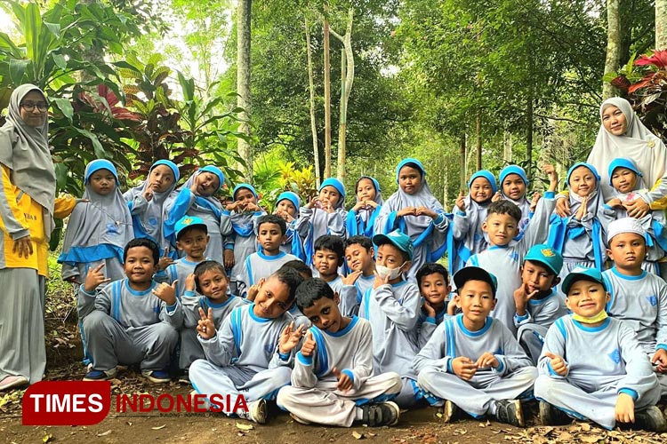 SD Al Irsyad Banyuwangi Merdeka Belajar di Margo Utomo Eco Resort