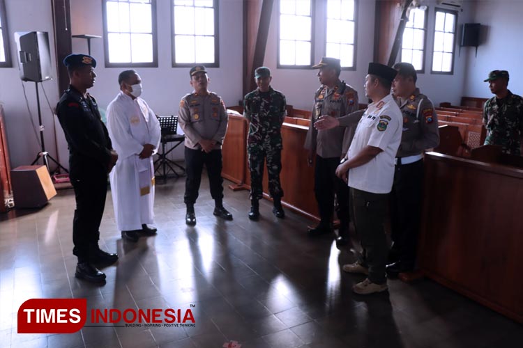 Petugas Keamanan Pastikan Peringatan Kenaikan Isa Al-Masih Kondusif