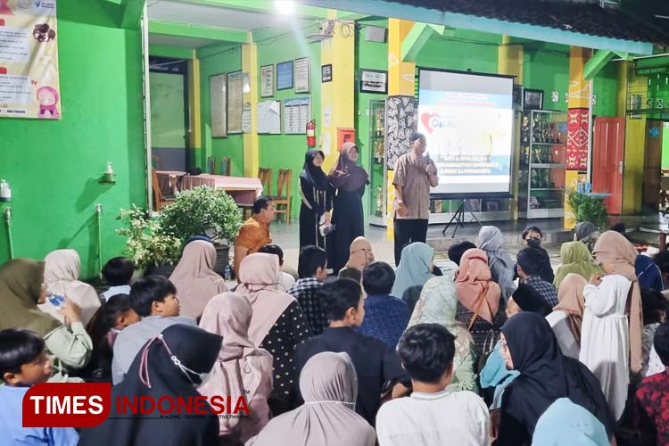 Suasana doa bersama yang diselenggarakan pelajar SD Muhuhammadiyah Sanggonan IV Sleman jelang ASDP. (FOTO: Fajar Rianto/TIMES Indonesia)