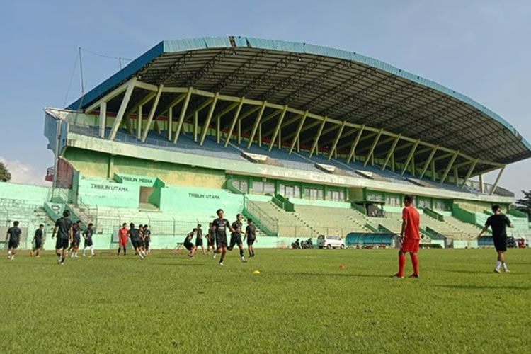 Tim Arema FC saat menggelar sesi latihan di Stadion Gajayana Malang. (Foto: Rizky Kurniawan Pratama/TIMES Indonesia)