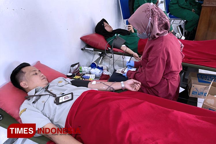 Polbangtan Malang bersama PMI Kabupaten Malang menggelar aksi donor darah, Senin (22/05/2023) di Aula Sasana Giri Sabha. (FOTO: Polbangtan Malang for TIMES Indonesia)