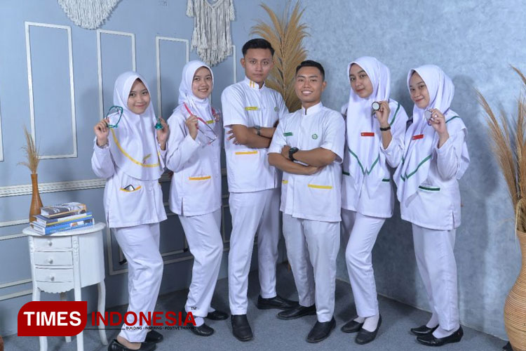 Kuliah di STIKes Husada Jombang: Dapat Laptop Gratis Hingga Diskon SPP 50 Persen