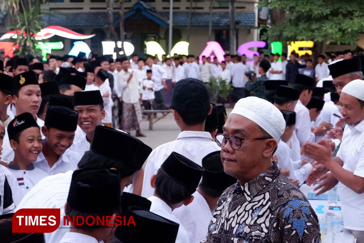 Ribuan Santri Tremas Doakan Jemaah Haji Pacitan 