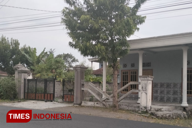 Kondisi rumah istri terduga di Desa Pandanarum Kecamatan Sutojayan Kabupaten Blitar (Foto: Nur Al Ana/TIMES Indonesia)