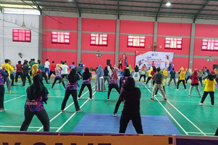 Meriahkan Dies Natalis ke-48, UNIPMA Gelar Lomba Senam