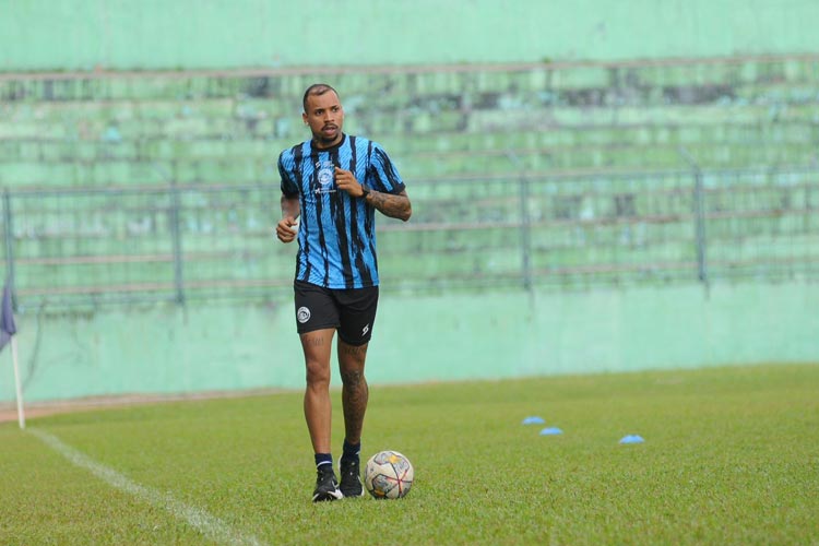 Gustavo Almeida saat mengikuti sesi latihan bersama Arema FC di Stadion Gajayana Malang. (Foto: Dok. Arema FC/TIMES Indonesia)
