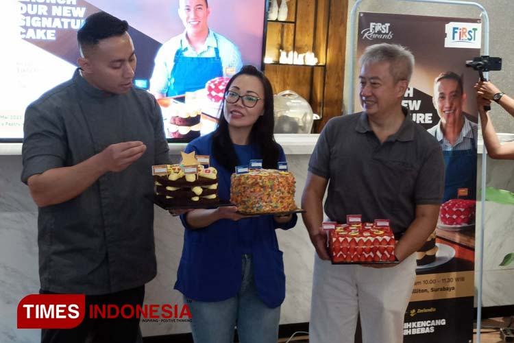 Ambisi Katrol Pelanggan Baru, First Media Luncurkan Inovasi Signature Cakes di Surabaya