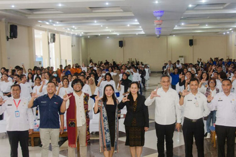 Antisipasi Kejahatan Siber, Kemenkominfo Edukasi Warga Sikka soal Perlindungan Data Pribadi