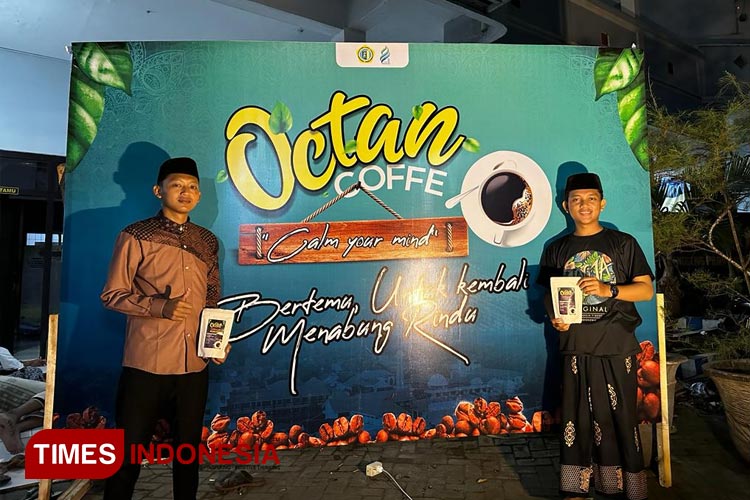 Gabut Pasca Wisuda, Dua Sekawan Ini Nekad Jualan Kopi di Marketplace