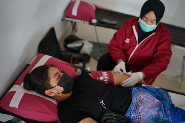 Kegiatan donor darah Favehotel Kediri (foto: dok Favehotel Kediri) 