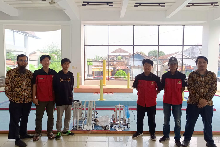 Anggota Tim Robotika Inzepro ITNY yang akan mengikuti KRI divisi KRAI Tingkat Wilayah Tahun 2023. (FOTO: Humas ITNY)
