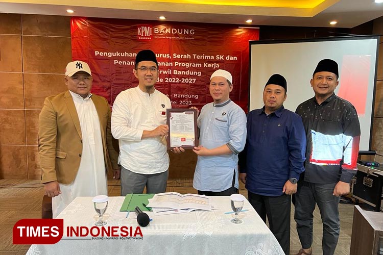 Dukung Program Pemerintah Angkat UMKM, KPMI Kukuhkan Pengurus Baru di Bandung