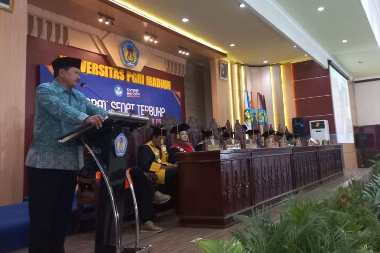 Hadiri Wisuda Unipma, Wali Kota Madiun: Jadilah Pengubah Kehidupan Lebih Tangguh