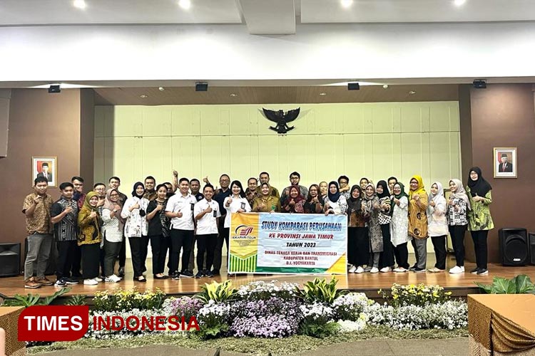 Rombongan Forum HRD Bantul bersama Disnakertrans Bantul usai audiensi dengan jajararan PT SIER. (FOTO: Totok Hidayat/TIMES Indonesia)