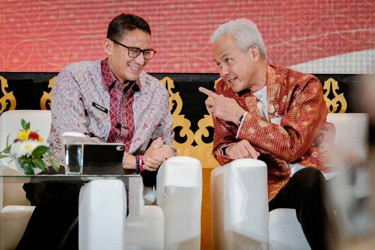 Menparekraf, Sandiaga Uno, bersama Ganjar Pranowo. (Foto: Fb Sandiaga Salahudin Uno)