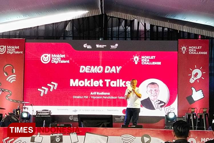 Arif Rudiana, Direktur PSE Yayasan Pendidikan Telkom, menyampaikan materi pada Demo Day Moklet Youth DigiTalent & Moklet Idea Challenge 2023. (Foto: Nurul Saadah/TIMES Indonesia)